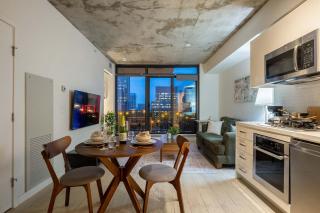 Stunning City Views Earthy Vibes WFH - 3