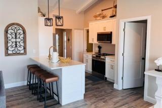 Gorgeous vacation home on the water with heated pool and sand! - 7