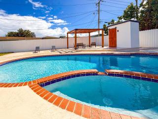 Hard Rock Villa Pool, Game Room & Beach Fun - 5