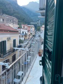 Ce Tour - Nonni's Lemon House - 1