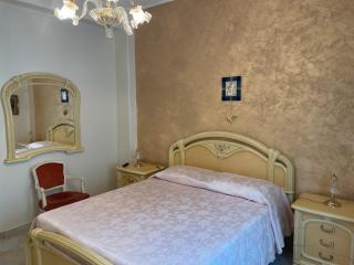 Ce Tour - Nonni's Lemon House - 0