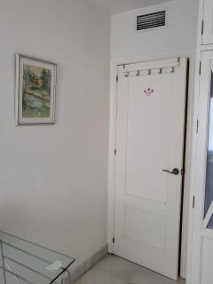 Habitación agradable con baño individual - 2