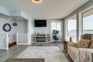 Spacious Riverfront Home with Dock in St Clair! - 4