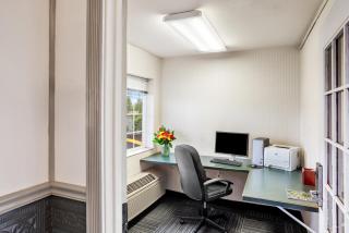 GuestHouse Inn & Suites Kelso/Longview - 4