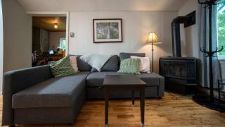 3-Bedroom Cottage #1 Hamilton - 5