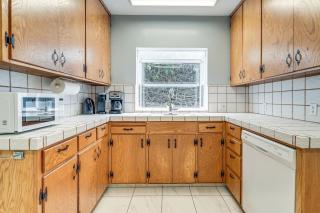 Great Bay Area Home, 12 Mi to Downtown San Jose! - 3