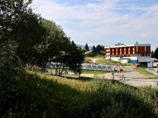 Studio lumineux avec loggia, proche des pistes et commerces à Chamrousse - FR-1-549-35 - 1