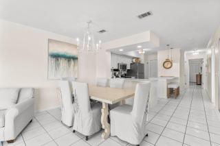 913 Harbour Point - 1
