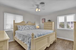 Seaview Unit A by Sea Scape Properties - 1