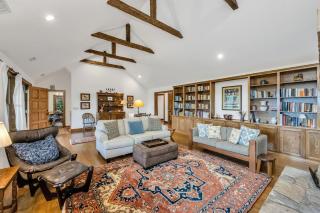 Close to Grayson Highlands, Outdoor Fireplaces, Sleeps 11, Dogs Welcome - 3