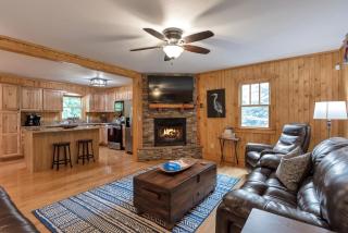 30 Mins to Boone, Fire Pit, Hot Tub, 3 porches, Dogs OK - 5