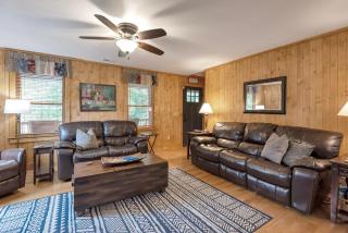 30 Mins to Boone, Fire Pit, Hot Tub, 3 porches, Dogs OK - 2