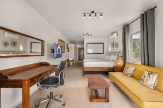 Grand Sahāna 3 - Beachfront Studio Apartment - Work from Paradise - Digital Nomad - 7