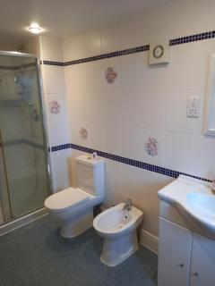 Central to town, 4 bedrooms, sleeps 7, parking for 4 plus cars - 2