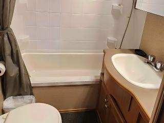 Lakefront RV Cottage in Parry Sound #3 - Parry Sound - 4