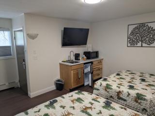 South of the Border Room 9 - 6