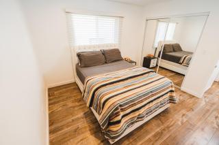 Modern 1BR Apartment with Parking near Hollywood & Koreatown - 3