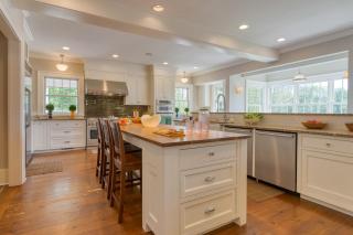 Secluded Estate w Guest House Private Pond Gym Movie Theater Sunny Pond - 2