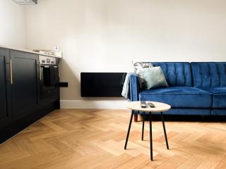 Exclusive Apartment in Central London, Near Tube, shops etc, Netflix, Wi-Fi, TV's - 7