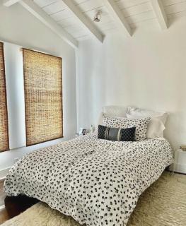 Superb Three Bedroom Home in Santa Monica - 1