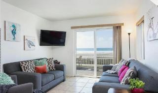 Two Bedroom Oceanfront Condo in San Diego - 6