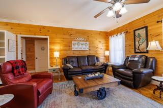 Bird House - Hot Tub, Large Yard, Horses Nearby - 8