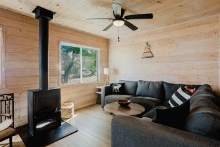 Georgian Bay Rockwood 3-bdrm Waterfront Cottage #2 - 1
