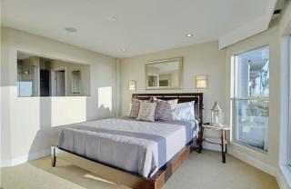 Three Bedroom Beachfront Apartment in San Diego - 4