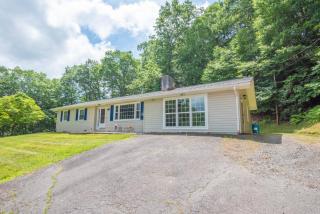 West Jefferson 3Bd- Hot Tub, Dogs Welcome, Fire Pit & More - 7