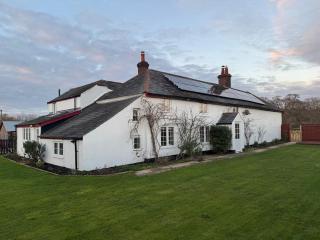 New Close Farmhouse - 9