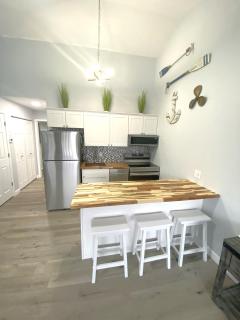 B Lakefront! Remodeled, Boat Slip, Patio Views, Pool, Boat Ramp, WIFI - 7