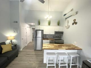 B Lakefront! Remodeled, Boat Slip, Patio Views, Pool, Boat Ramp, WIFI - 6