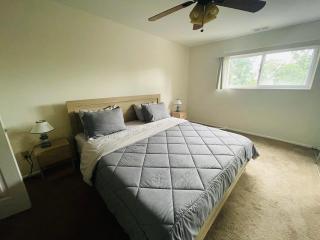 Stylish Condo Retreat Quiet, Pet-friend, Parking - 2
