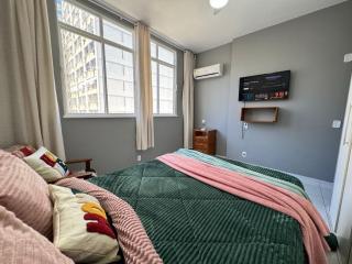 Na Quadra da Praia com 2 Suites NSC1141-906 - 0