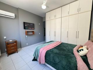 Na Quadra da Praia com 2 Suites NSC1141-906 - 7