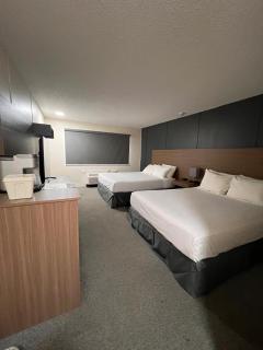 Capri Motor Inn - 2