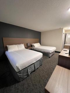 Capri Motor Inn - 3