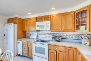 Inviting Rockport Rental with Deck Walk to Beach! - 5