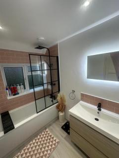 2 Bed Modern Home - 8