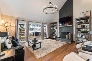 Lakefront Home w Dock Game Room Hot Tub Ponderosa Peninsula by AvantStay - 6