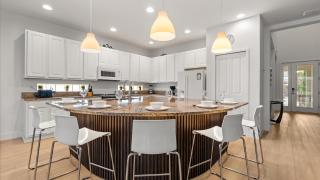 6BR Luxury Home with Private Pool and BBQ - 8