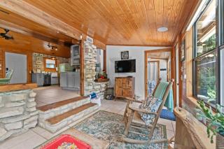 Guadalupe River Cabin with Kayaks and BBQ - 1