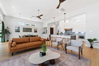 Backyard Lake House for Large Groups with Fire Pit and Gameroom - 8