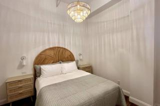 Hollyhock Suite 507 - 5