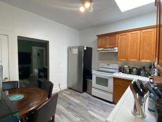 Live the Mission Valencia Vibe! Stylish Apartment, Steps from Top Spot - 4