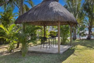 Grand Sahāna 18 - 1BR Beachfront Apartment with Balcony - Work from Paradise - Digital Nomad - 2