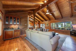 Twin Hollow at Dollar Point by Tahoe Getaways - 5BR w Game Room & Hot Tub - 5