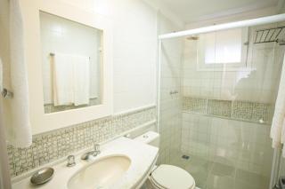 Angra dos Reis - Apartamento com estrutura completa - Condomínio com piscina, bar molhado e marina - Aluguel de Lancha no Local - 2