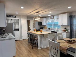 3BR Home Near Downtown Knoxville Long-Term OK - 9