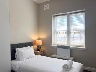 Cheerful 3-bedroom home with free parking on site - 2